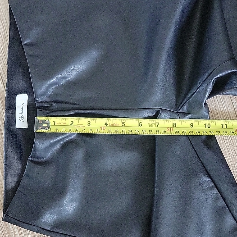Reitmans Faux Leather pants size petite 4 - Picture 11 of 17